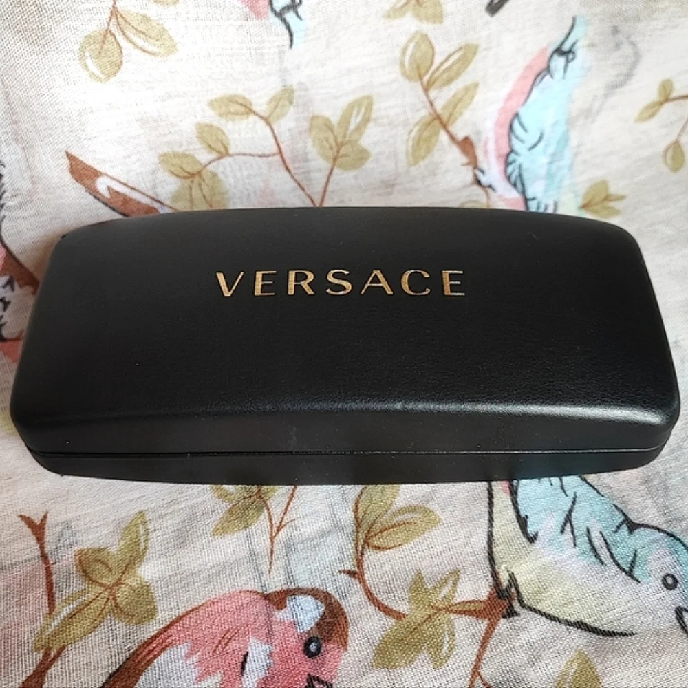 VERSACE Large Oversized Black Eyeglass Sunglasses Case & Cleaning Cloth *FLAW* - Picture 2 of 12